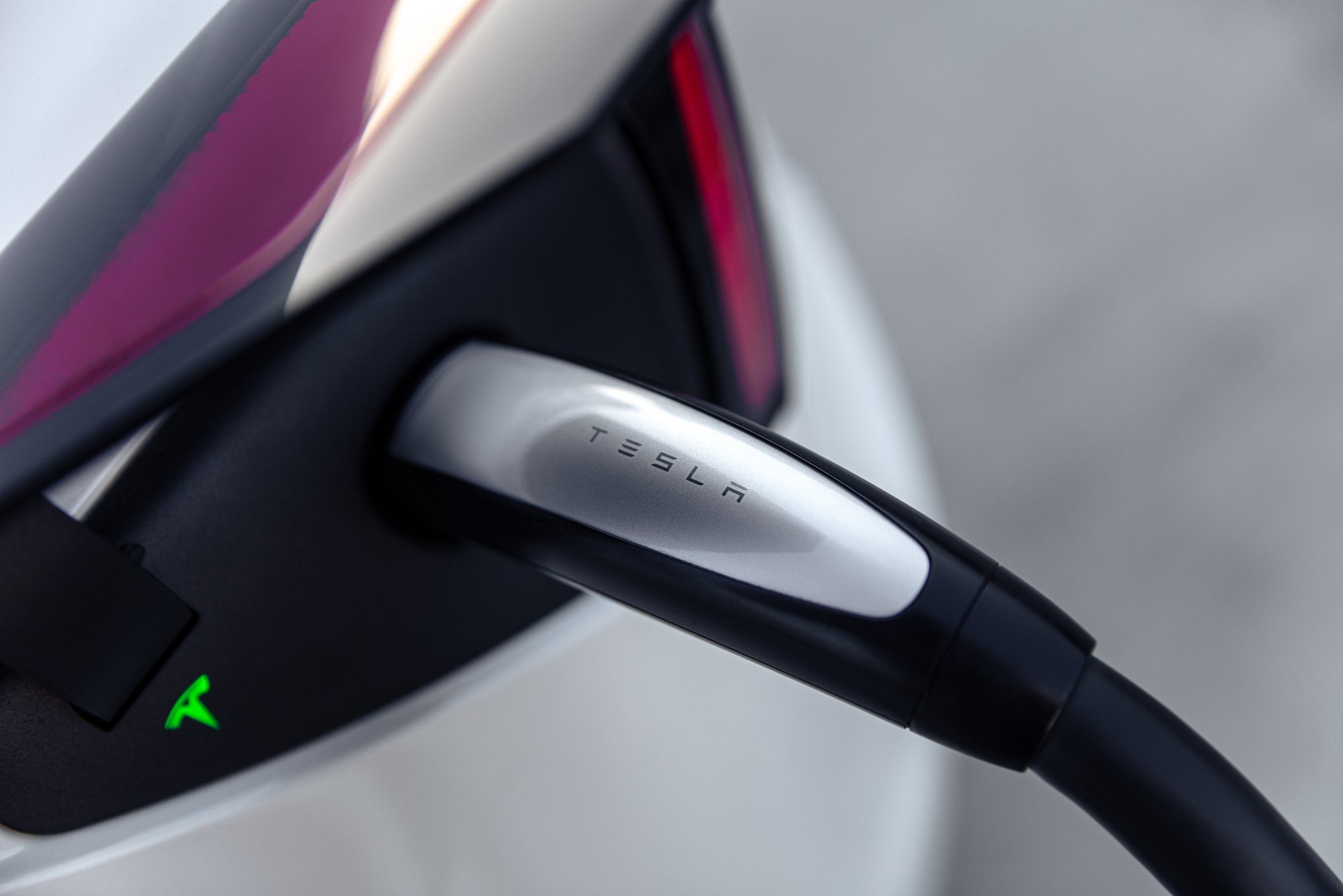 Seven-Eleven Japan adds Tesla Superchargers at Kawasaki store