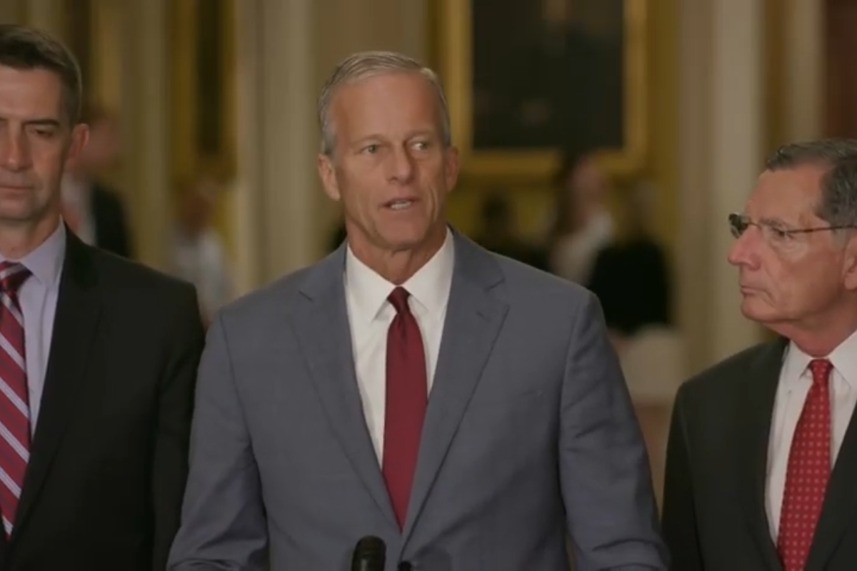 Trump Freezes Out John Thune While Maintaining Contact With Mike Johnson as GOP Fears Midterm Fallout